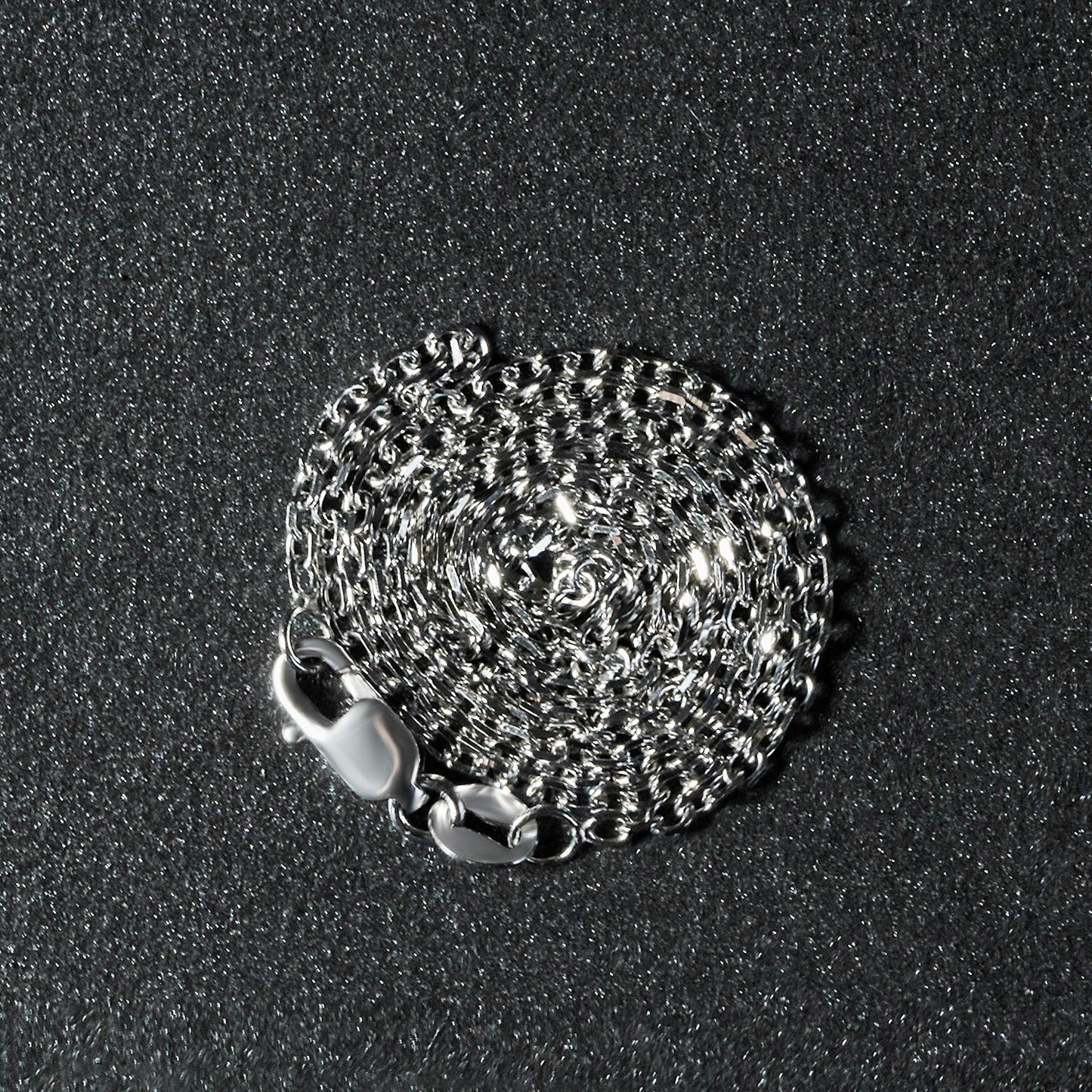 Cadena de eslabones de cable con corte de diamante de oro blanco de 14k y 1,5 mm