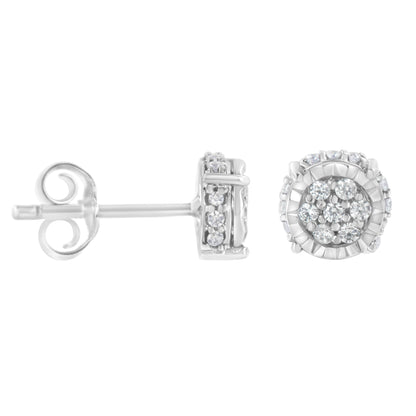 Pendientes de tuerca florales de plata de ley .925 con diamantes de talla redonda de 1/3 cttw (Claridad I-J, Color I3)