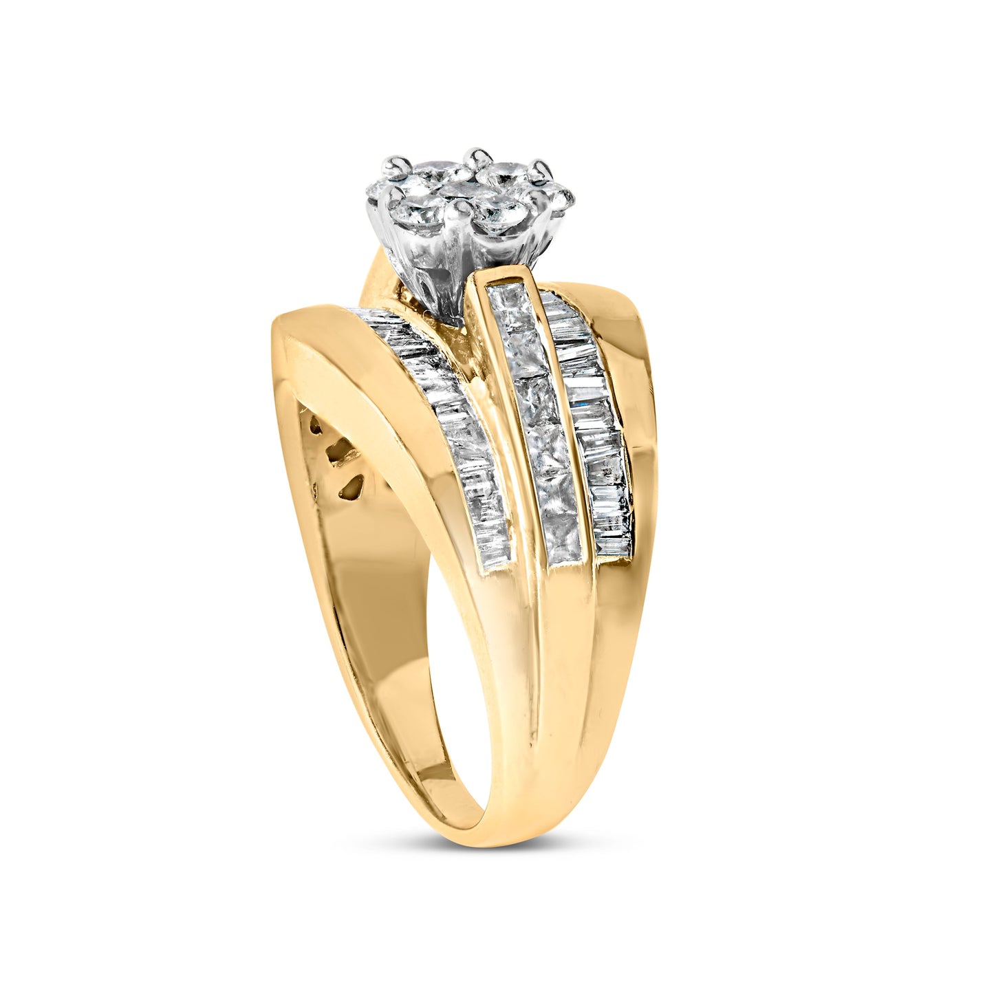Anillo de compromiso de oro amarillo de 14 K con diamante en racimo y diseño de chevrón engastado en canal de 2-1/3 quilates (color H-I, claridad SI1-SI2) - Talla 7