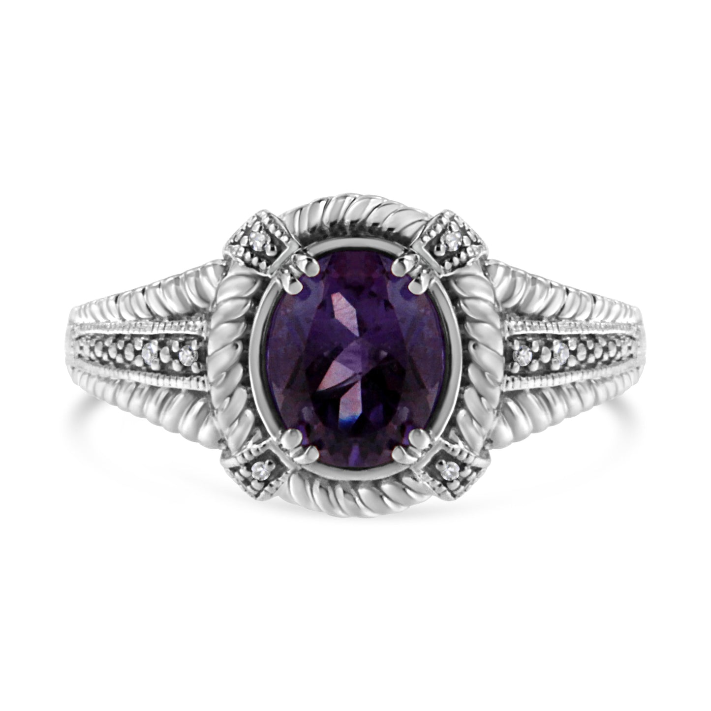 Anillo de plata de ley .925 con amatista morada ovalada de 9x7 mm engastada en garra y detalles de diamantes (color I-J, claridad I1-I2) - Talla 7