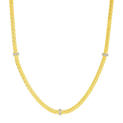 Collar de cuerda trenzada con detalles de diamantes en oro amarillo de 14k
