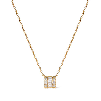 Collar con colgante cuadrado de oro amarillo de 10K y 1/10 Cttw de diamantes redondos y baguette de talla compuesta en mosaico de 18 pulgadas (color H-I, claridad I1-I2)