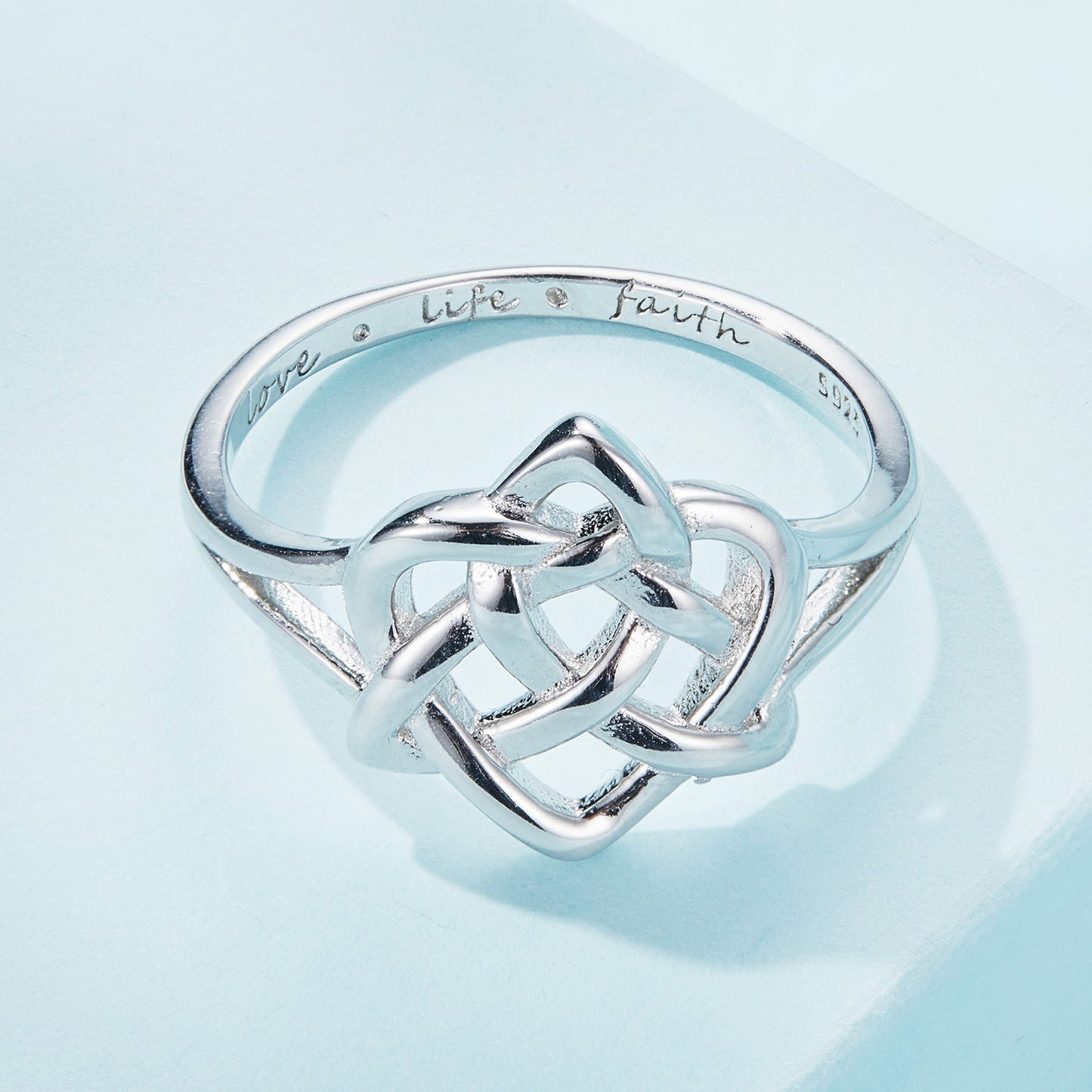 Anillo de Plata de Ley 925 Talla 6.0 con Baño de Platino