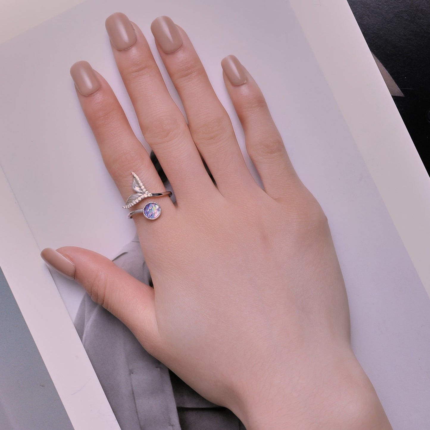 Anillo de Plata de Ley 925 con Circonita Cúbica Engastada en Pavé para Mujer