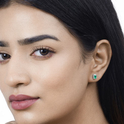 Pendientes de oro blanco de 14 quilates con esmeralda zambiana auténtica de 0,91 quilates y diamantes blancos