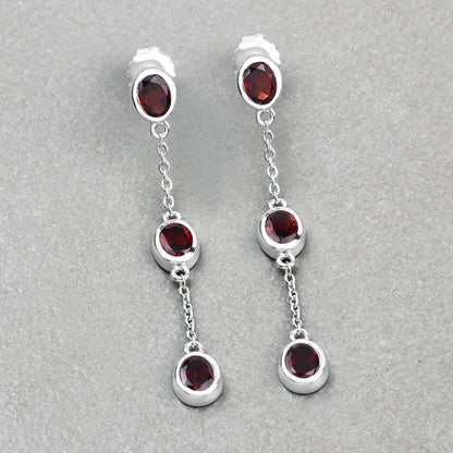 Pendientes de plata de ley .925 con granate auténtico de 2.70 quilates