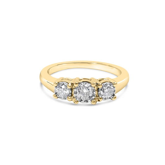 Anillo de Oro Amarillo de 10K con 1/2 Cttw de Diamantes Redondos Engaste Ilusión Tres Piedras en Montura Milagrosa (Color I-J, Claridad I2-I3) - Talla 7