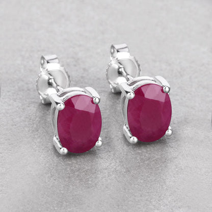Aretes de oro blanco de 10K con rubí genuino de 1.70 quilates