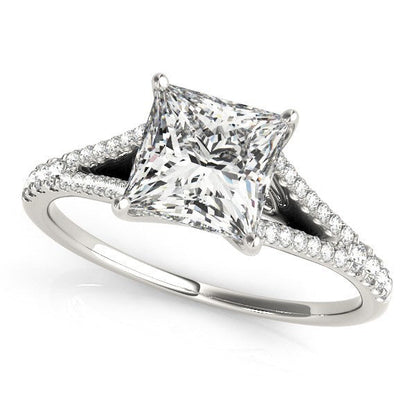Anillo de compromiso con diamante de corte princesa en oro blanco de 14k con vástago dividido (1 1/8 ct. p.t.)