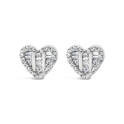 Pendientes con forma de corazón en oro amarillo de 14 quilates chapado en plata de ley .925 con diamantes redondos y baguette de 1/2 quilate en total (color I-J, claridad SI2-I1)