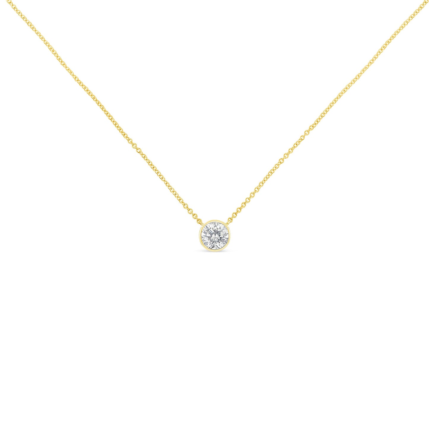 Collar con colgante solitario moderno de bisel engastado de diamante redondo brillante de 1/3 quilates en oro amarillo de 10K, 16"-18" (color H-I, claridad SI2-I1)