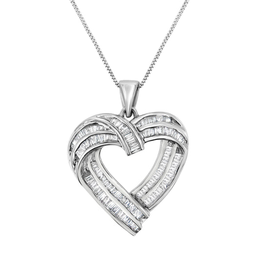 Collar con colgante de corazón de diamantes baguette de plata de ley de 7/8 quilates (I-J, I2-I3)