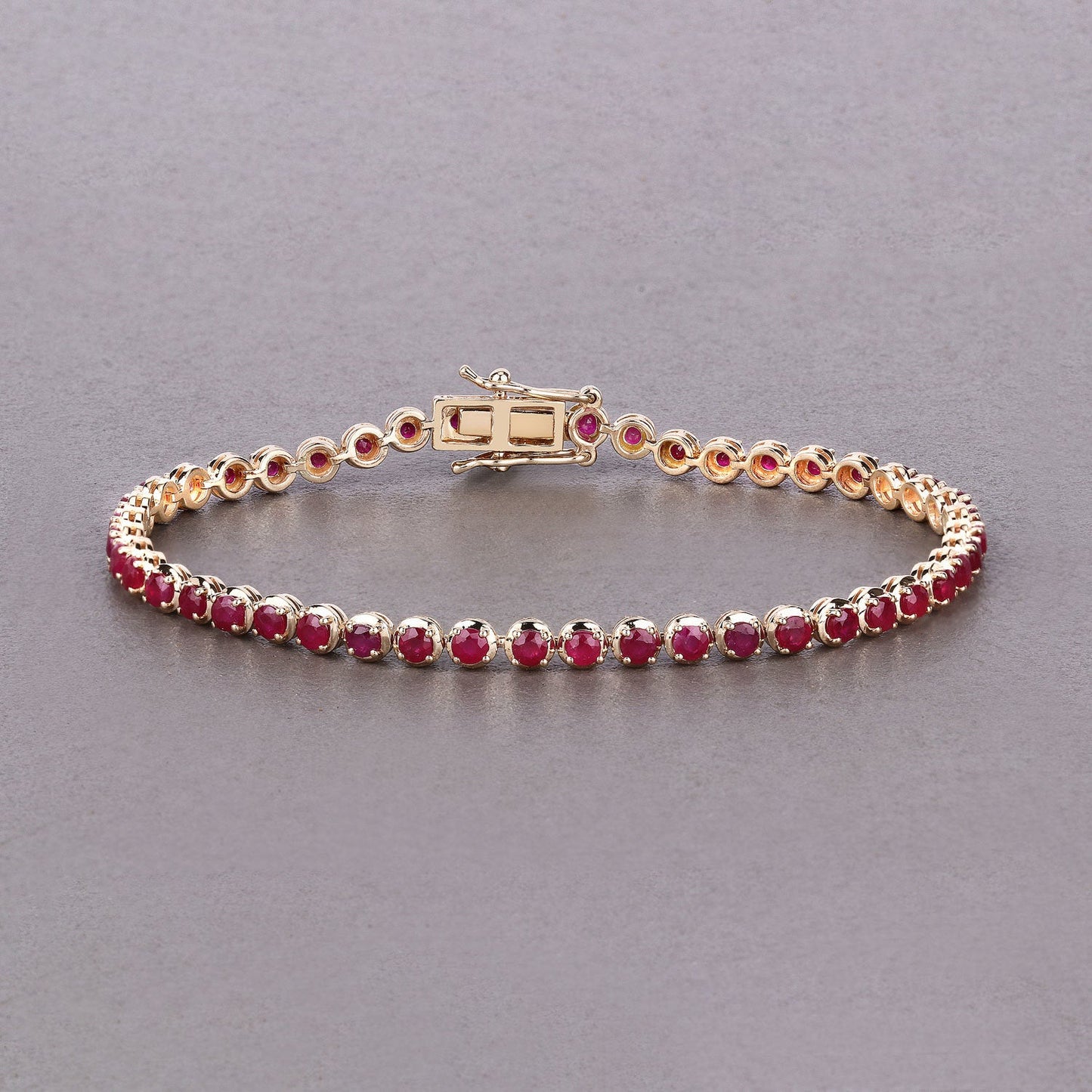 Pulsera de oro amarillo de 14K con rubí genuino de Mozambique de 3,13 quilates