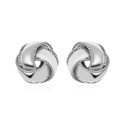 Pendientes de nudo de amor texturizados y pulidos de plata esterlina