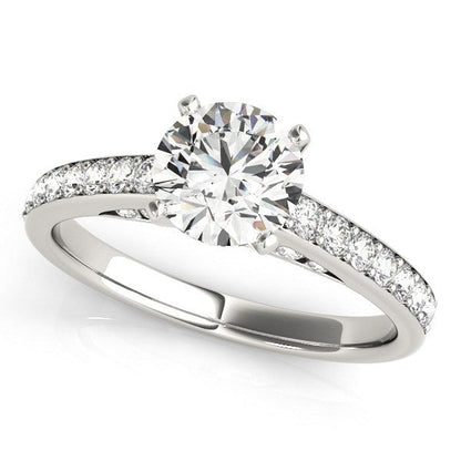 Anillo de compromiso de oro blanco de 14 quilates con diamantes engastados en garra en una sola hilera (1 3/8 quilates en total)