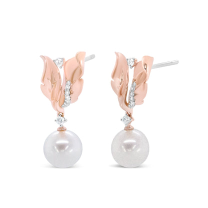 Pendientes de botón colgantes florales de oro rosa de 14K con diamantes redondos de 1/6 Cttw y perlas redondas de 8mm (color H-I, claridad I1-I2)