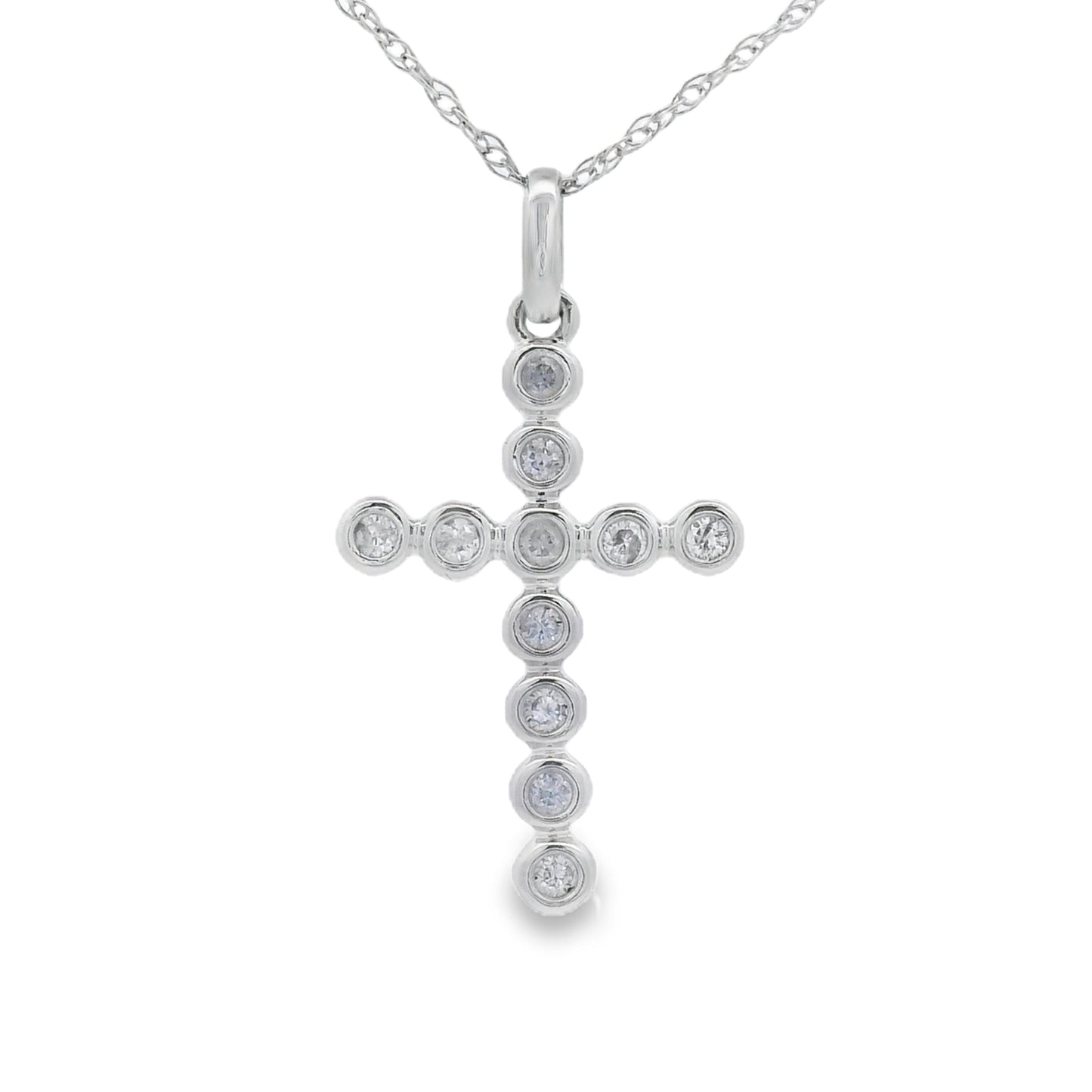 Colgante religioso de cruz de diamantes de 0,09 ct en oro blanco de 14 K