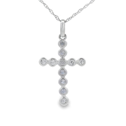 Colgante religioso de cruz de diamantes de 0,09 ct en oro blanco de 14 K