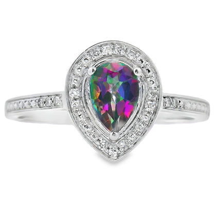 Anillo de oro blanco de 10 qt con topacio Mystic Fire de .50 ct y diamante