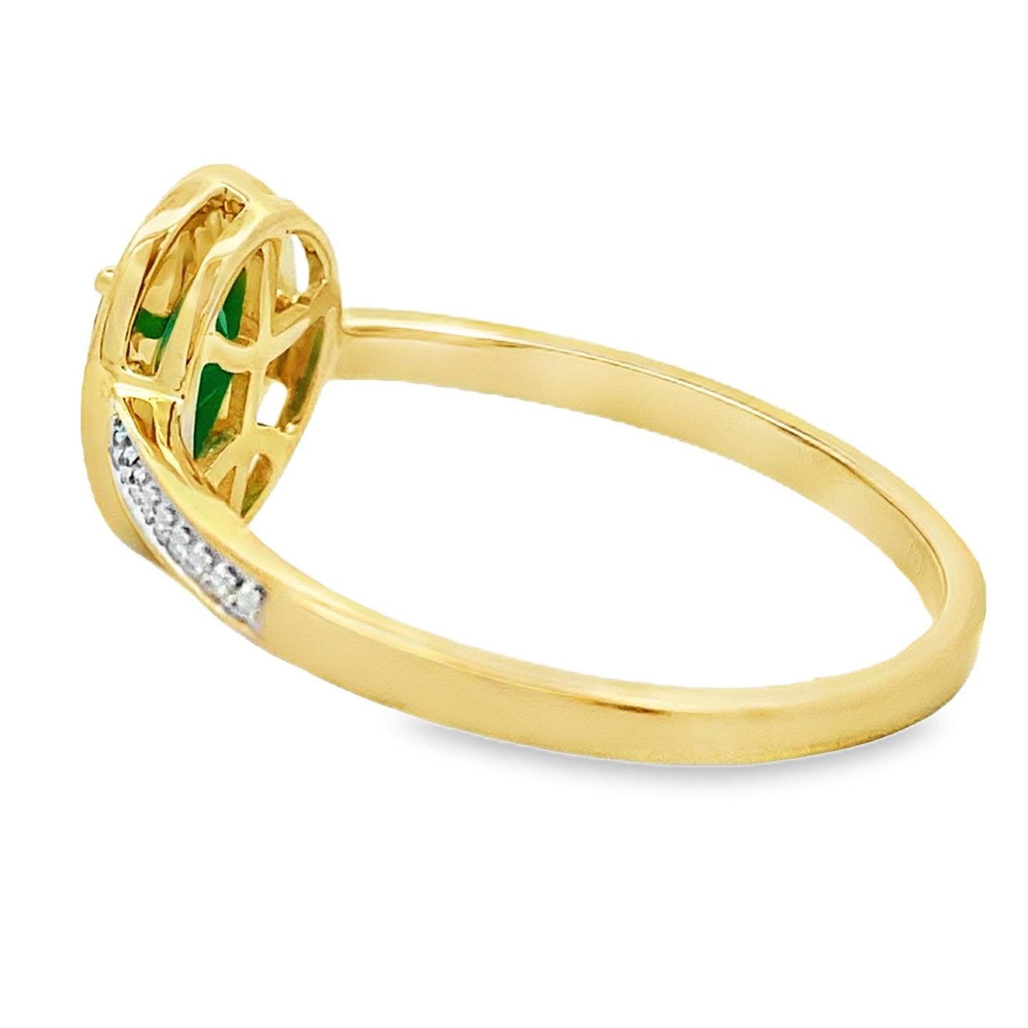 Anillo de calcedonia y diamantes de .55ct en oro amarillo de 10KT