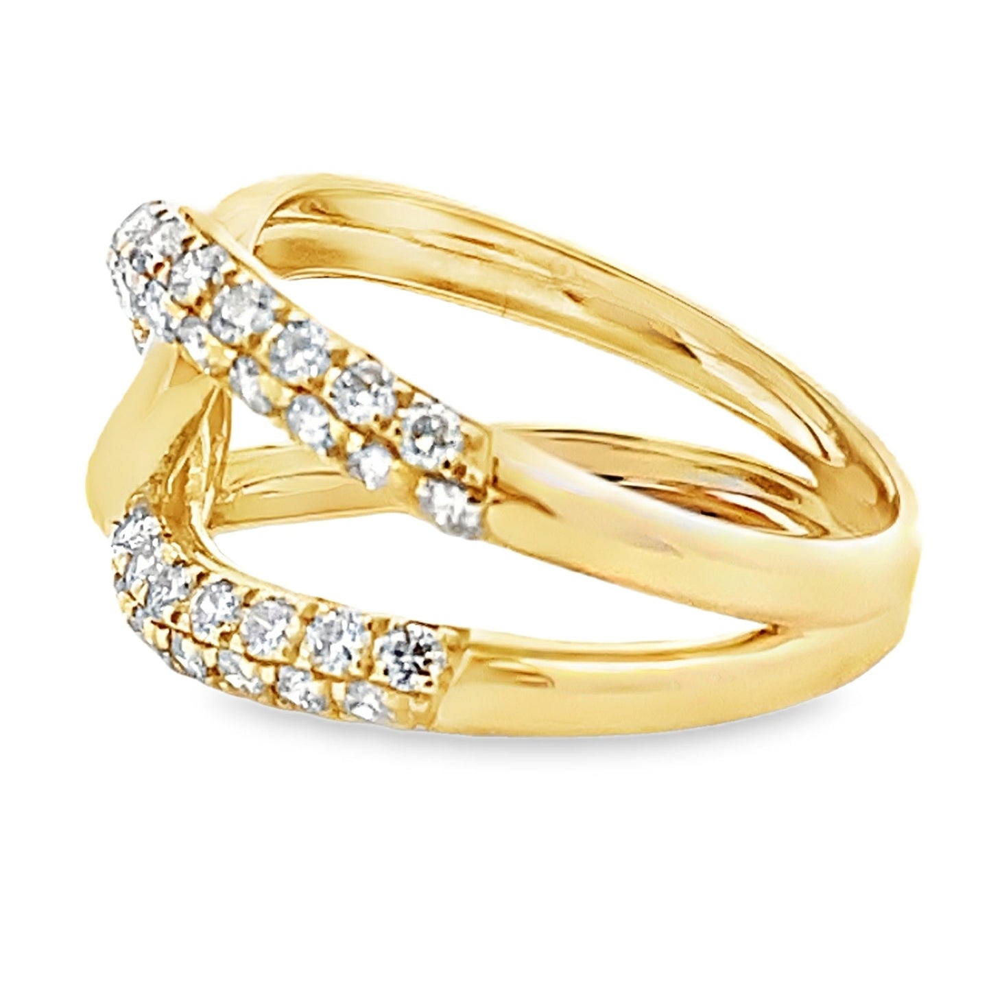 Anillo de diamante de .80 ct en oro amarillo de 14 kt