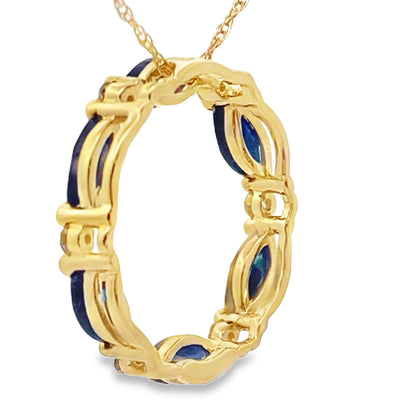 Colgante Círculo de Amor de Zafiro de .99 ct Oro Amarillo de 10 qt