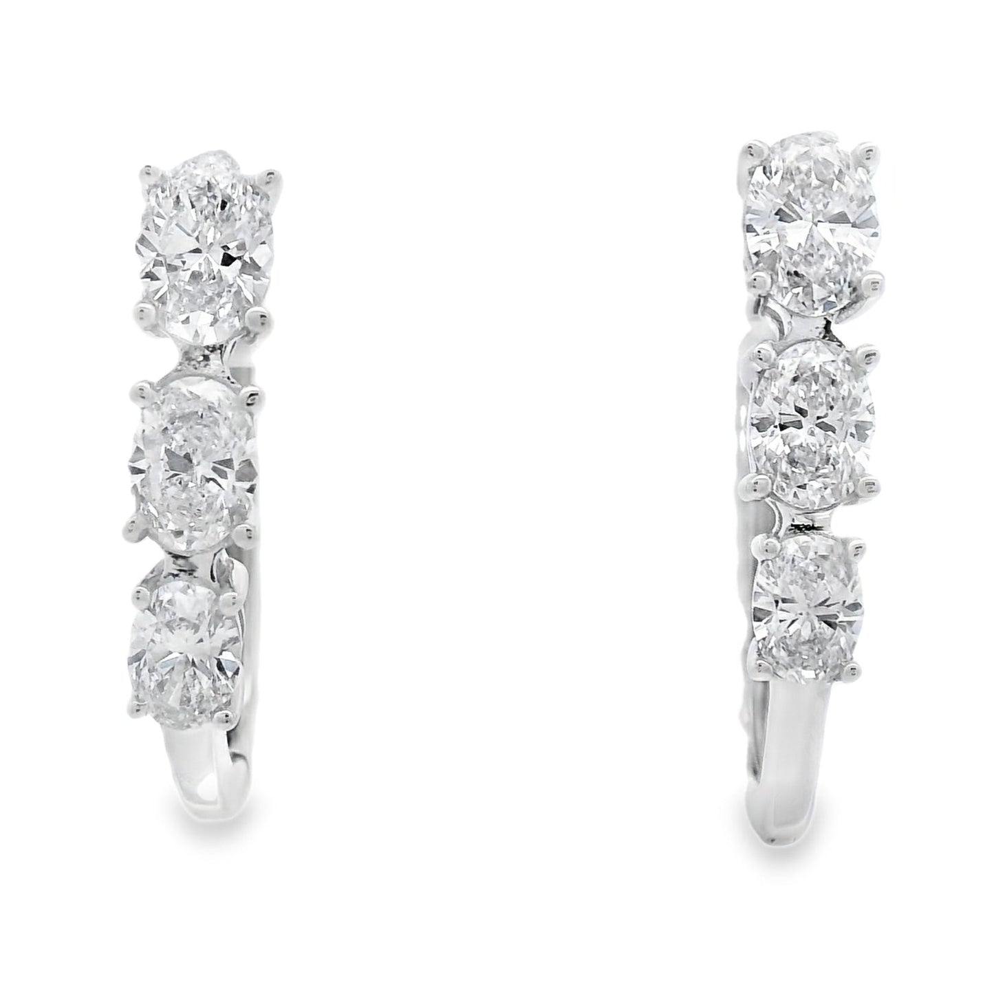 Pendientes de aro de oro blanco de 14kt con diamantes cultivados en laboratorio de 1,50 ct