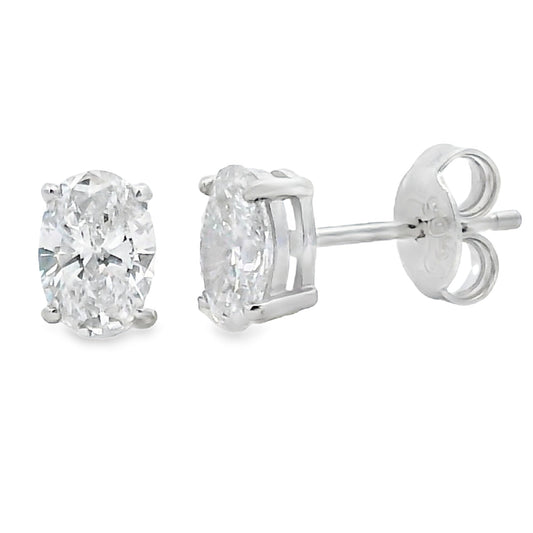 Pendientes de diamante cultivado en laboratorio de 1.00 ct de plata de ley