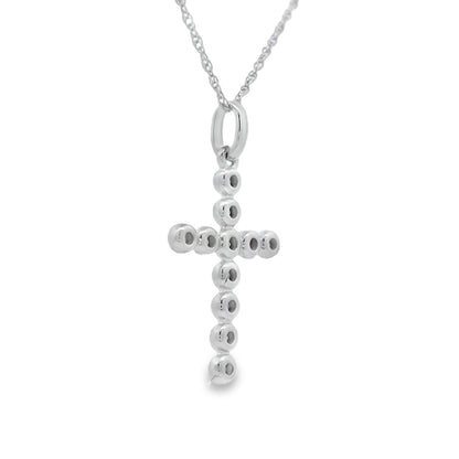 Colgante religioso de cruz de diamantes de 0,09 ct en oro blanco de 14 K