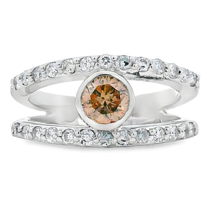 Anillo de diamante de .90ct en oro blanco de 14kt