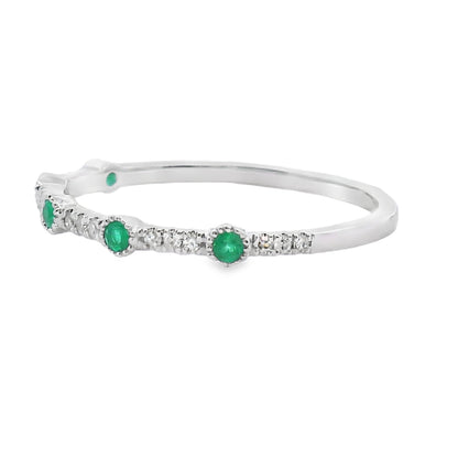 Juego de anillos apilables de oro blanco de 14K con esmeraldas y diamantes