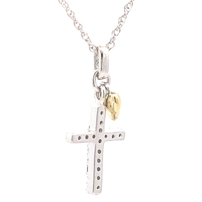 Colgante cruz de diamante de .15 ct de plata de ley