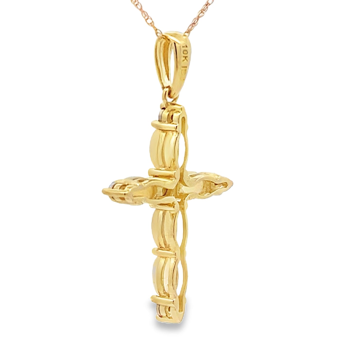 Colgante de cruz religiosa con diamantes de ópalo en oro amarillo de 10 quilates