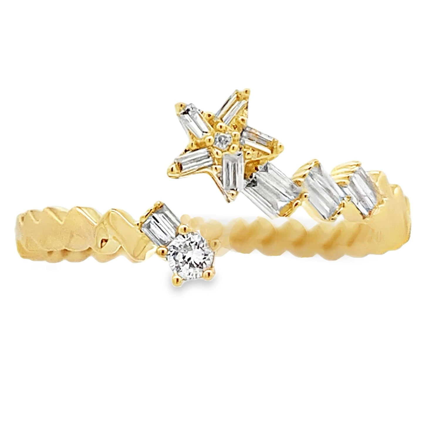 Anillo de oro amarillo de 14kt con diamante de 0,17 ct