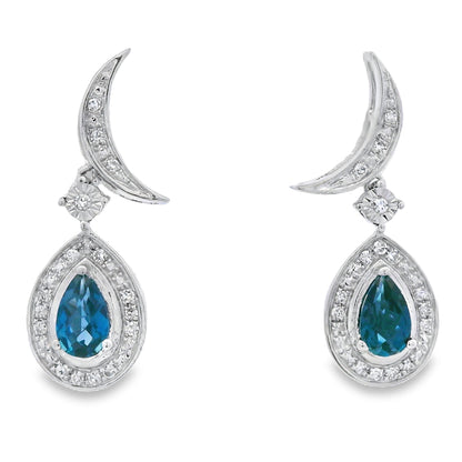 Pendientes colgantes de topacio azul Londres de .59 ct de oro blanco de 10 qt