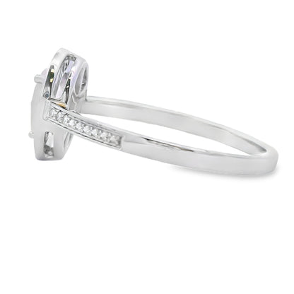 Anillo de cuarzo rosa y diamante de .44ct en oro blanco de 10kt