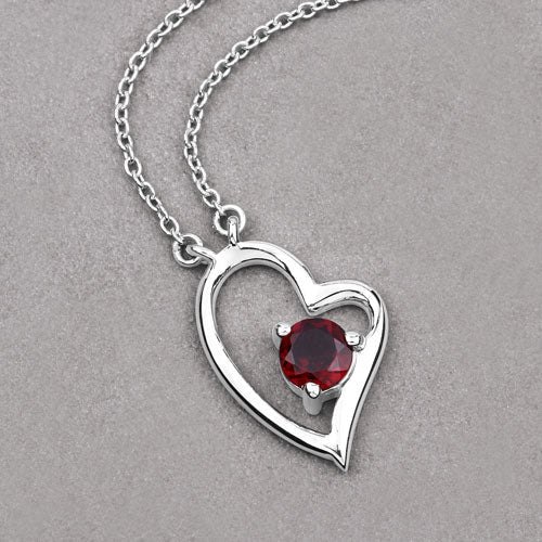 Collar de plata de ley .925 con granate auténtico de 0,60 quilates