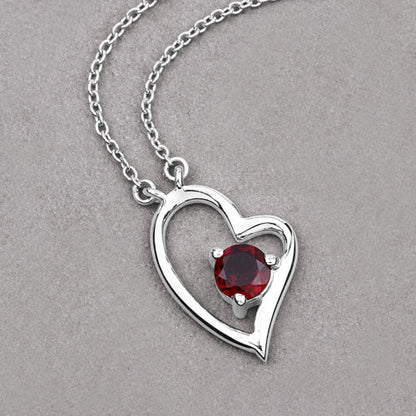 Collar de plata de ley .925 con granate auténtico de 0,60 quilates