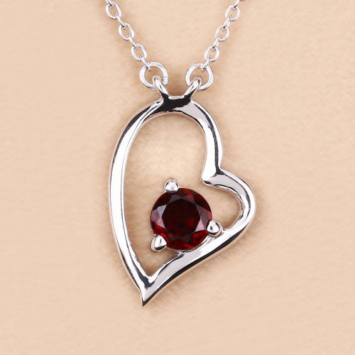 Collar de plata de ley .925 con granate auténtico de 0,60 quilates