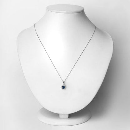 Colgante de oro blanco de 14 quilates con zafiro azul auténtico de 0,72 quilates y diamantes blancos
