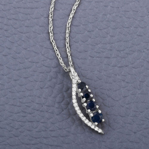 Colgante de oro blanco de 14 quilates con zafiro azul auténtico de 0,40 quilates y diamante blanco