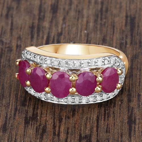 Anillo de plata de ley .925 con rubí genuino de 1.74 quilates y diamantes blancos