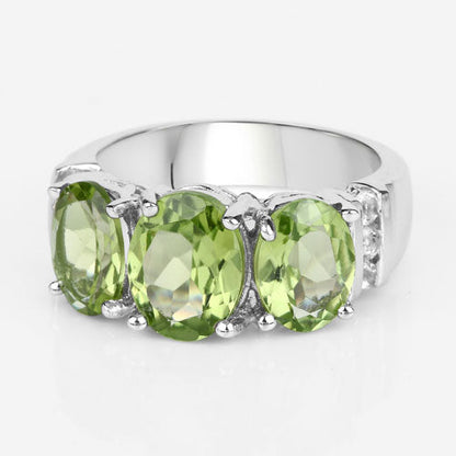 Anillo de plata de ley .925 con peridoto auténtico y topacio blanco de 4.14 quilates