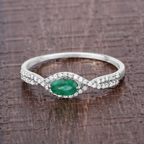 Anillo de oro blanco de 14K con esmeralda zambiana auténtica de 0,32 quilates y diamantes blancos