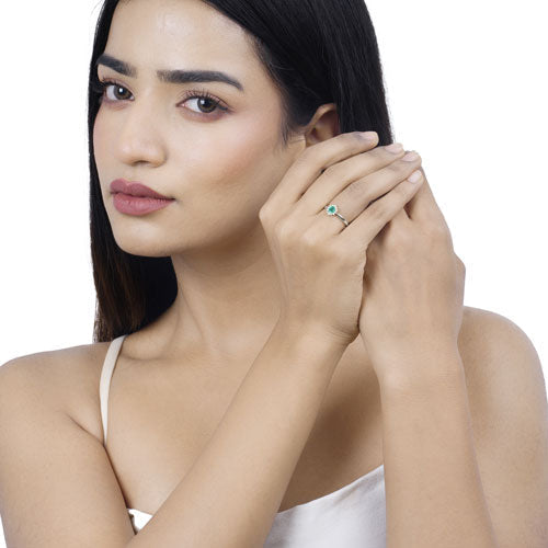Anillo de oro blanco de 14K con esmeralda zambiana auténtica de 0,40 quilates y diamantes blancos