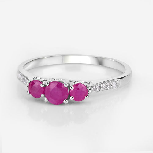 Anillo de oro blanco de 14K con rubí genuino de 0,61 quilates y diamantes blancos
