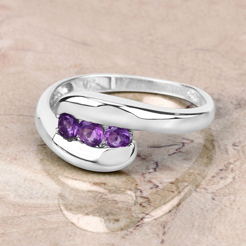 Anillo de plata de ley .925 con amatista genuina de 0,54 quilates