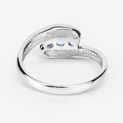 Anillo de plata esterlina .925 con topacio azul genuino de 0.74 quilates