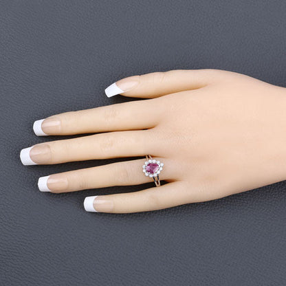Anillo de oro blanco de 10K con rubí genuino de 1,31 quilates y diamantes blancos