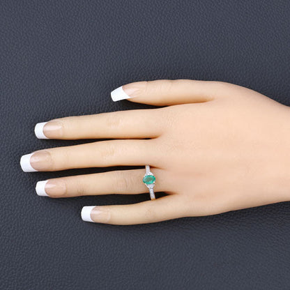 Anillo de oro amarillo de 14 quilates con esmeralda zambiana auténtica de 0,82 quilates y diamantes blancos